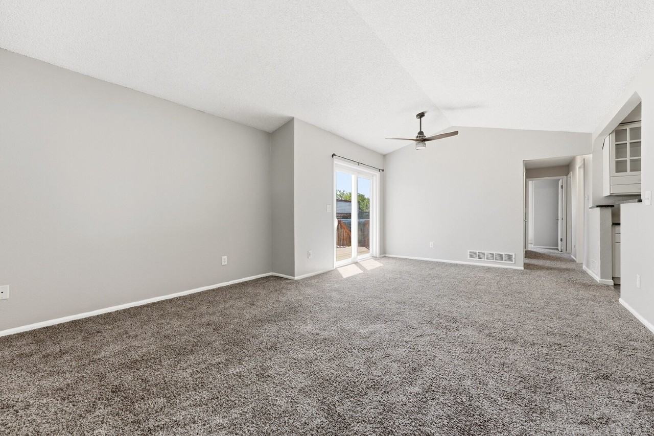 17736 E Cornell Dr - Photo 4 of 36