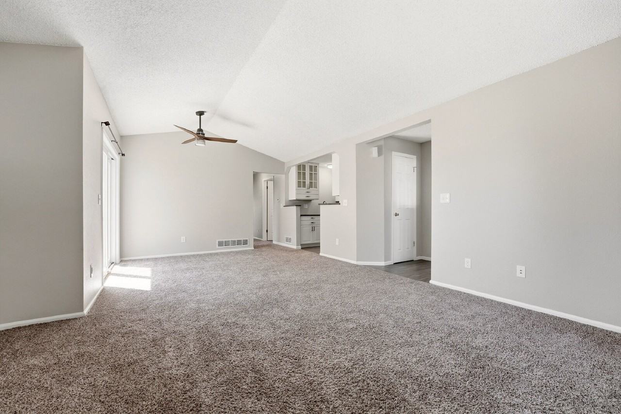 17736 E Cornell Dr - Photo 5 of 36