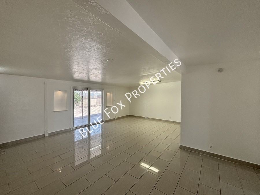 7329 E 28th Pl - Photo 6 of 32