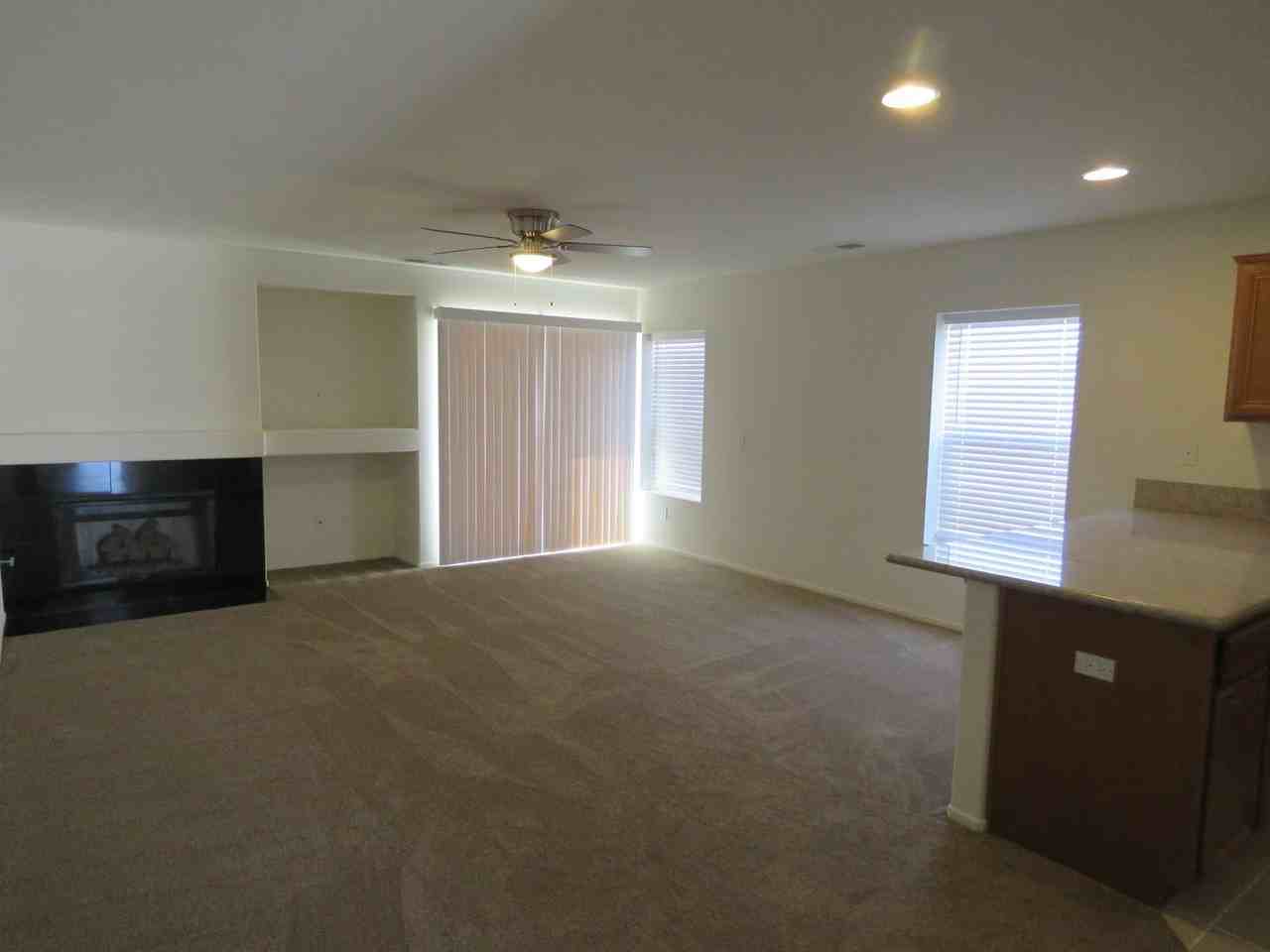 5182 Split Rock Ave - Photo 4 of 12