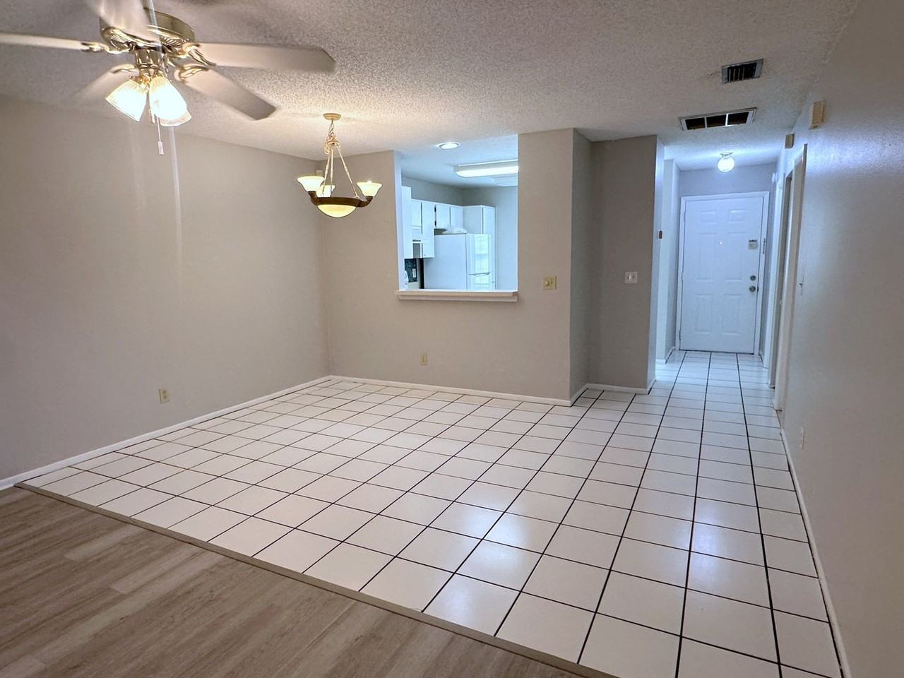 5401 Britwell Ct - Photo 4 of 25