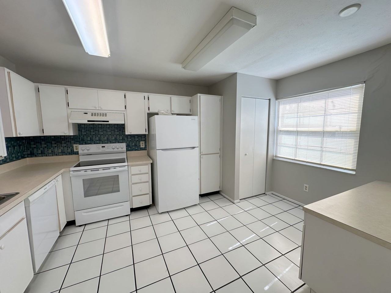 5401 Britwell Ct - Photo 5 of 25