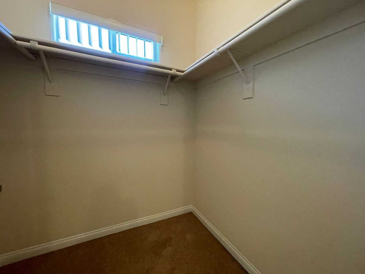 862 Park Walk Ave - Photo 4 of 17