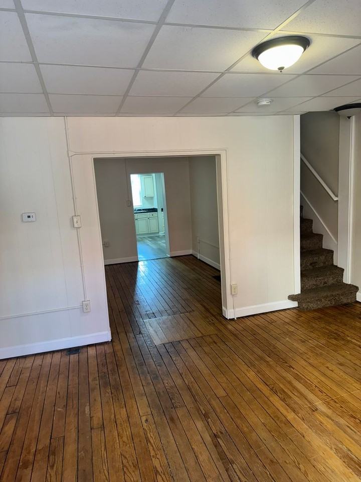 22 S Locust St - Photo 3 of 27