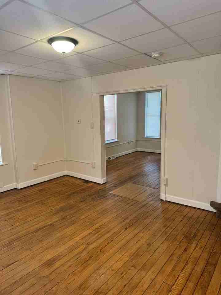 22 S Locust St - Photo 5 of 27