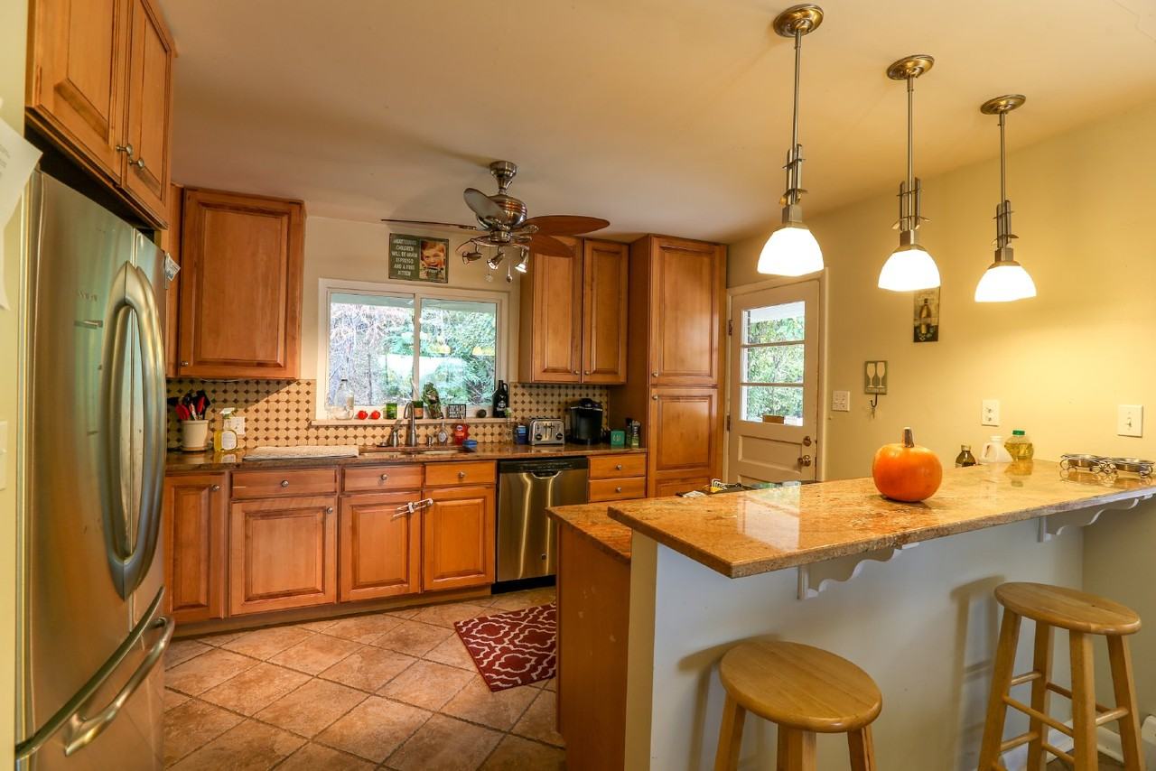 14360 Foothill Rd - Photo 5 of 16