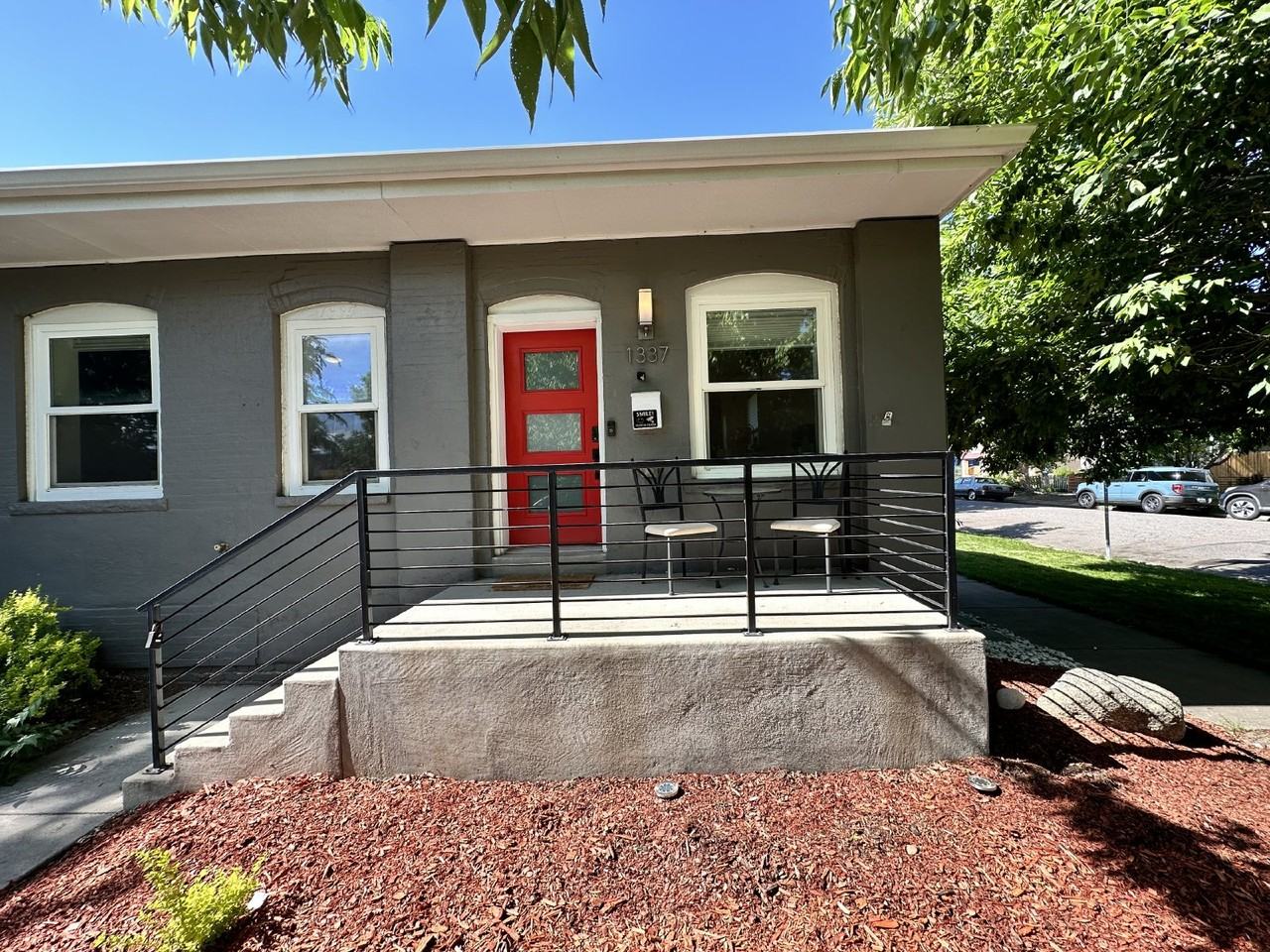 1337 E 33rd Ave