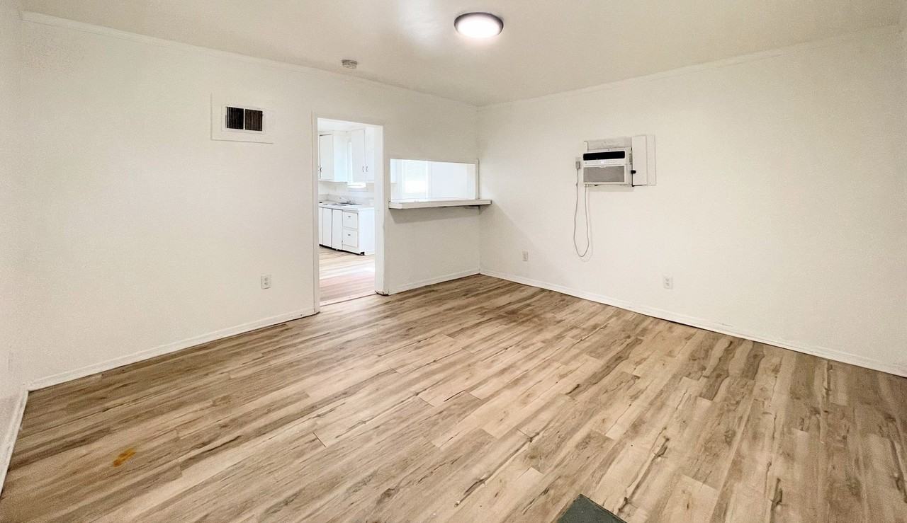 1523 E 4th Ave - Photo 2 of 12