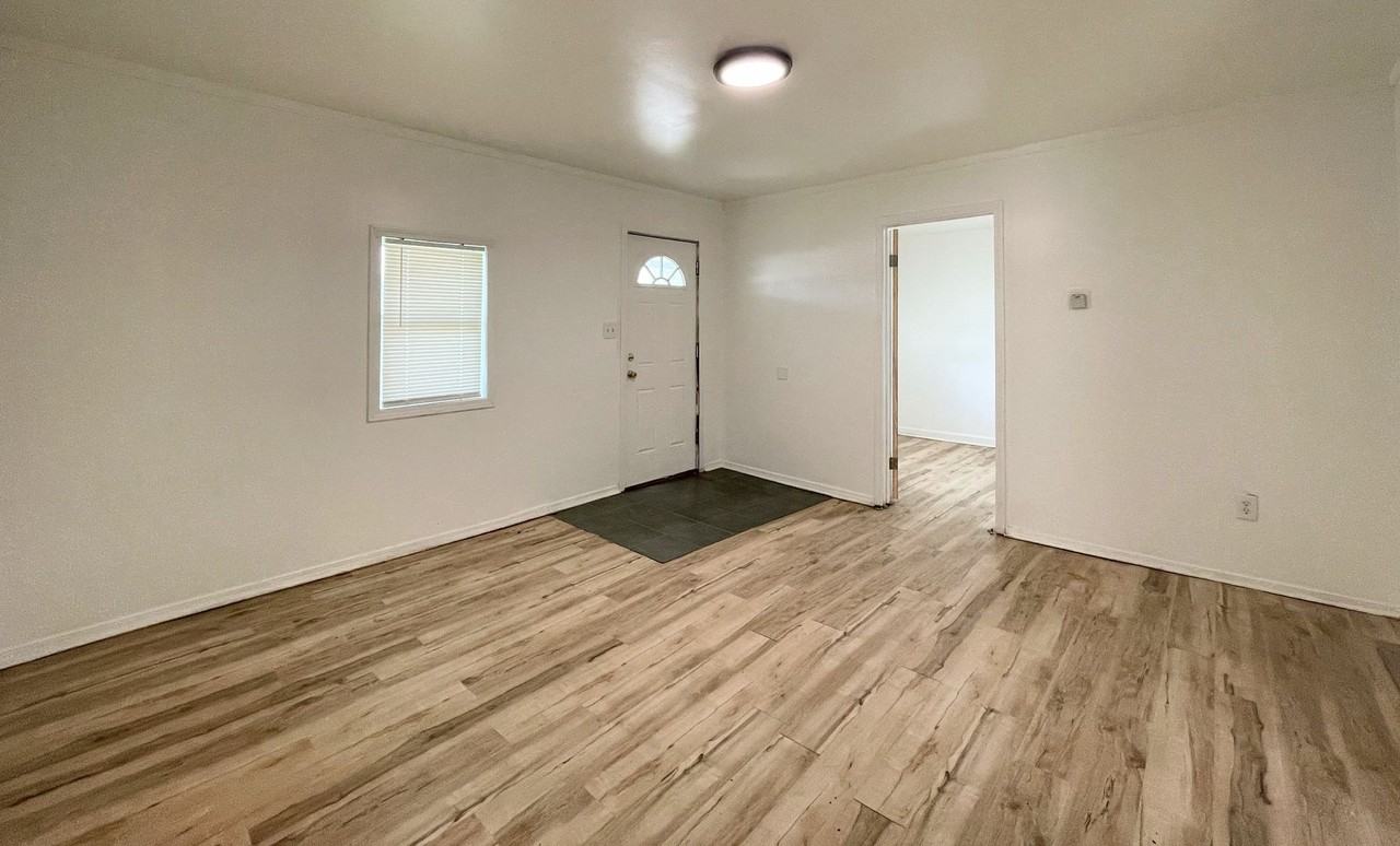1523 E 4th Ave - Photo 3 of 12