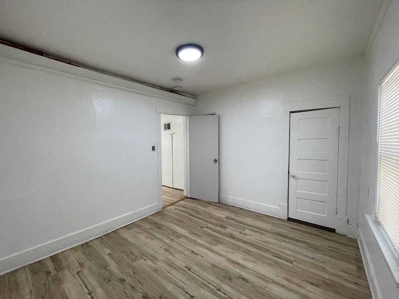 1523 E 4th Ave - Photo 7 of 12
