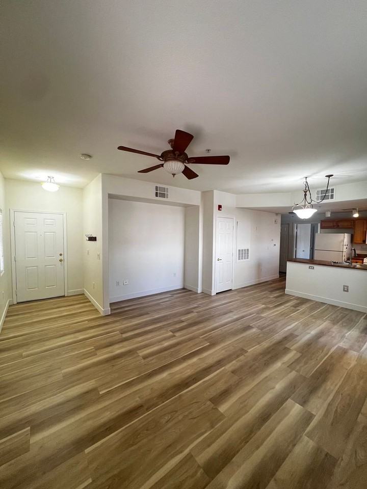 3915 Legend Hills St #104 - Photo 6 of 18