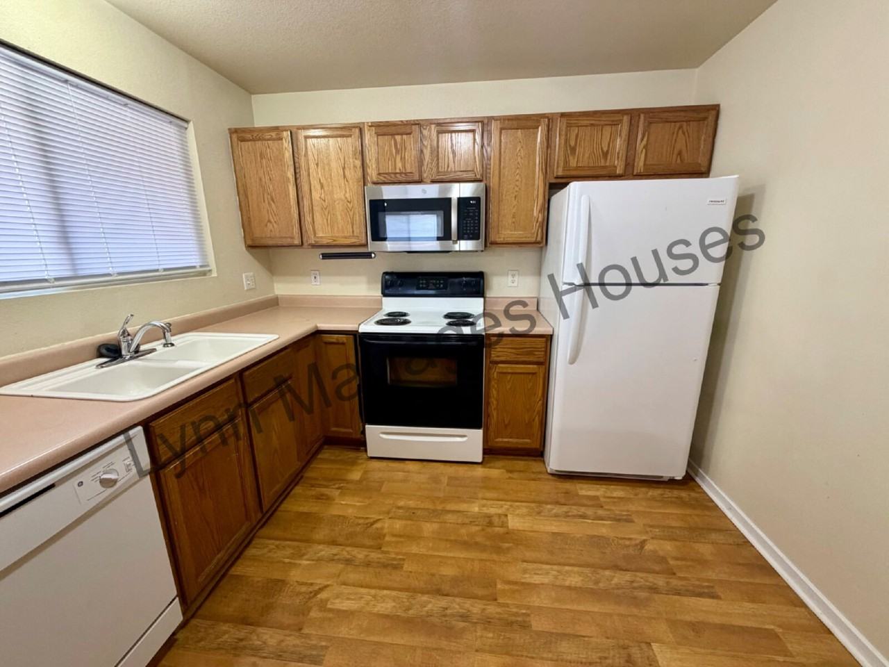 1210 Cleveland Ave Apt 1 - Photo 3 of 14