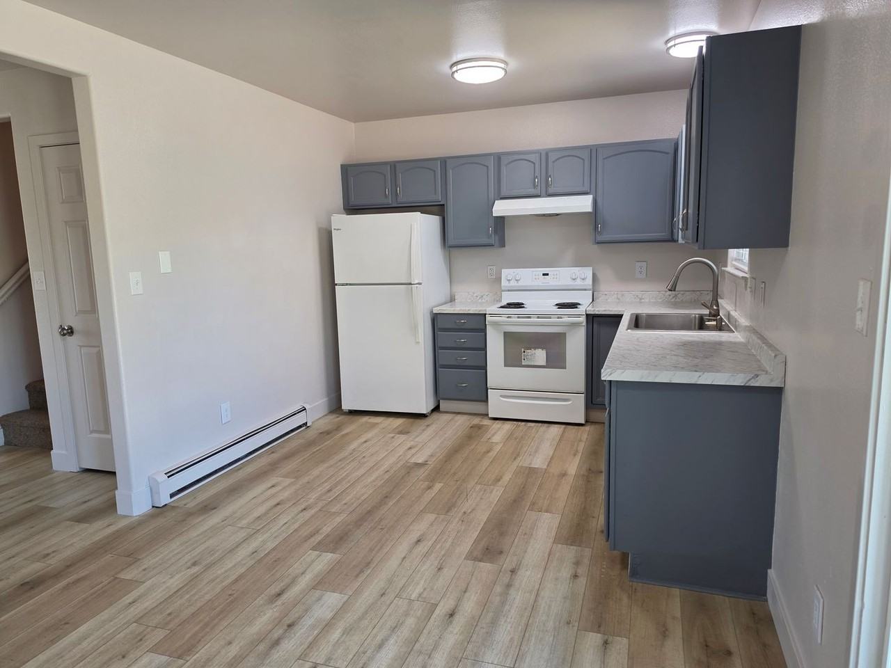 2985 Emerald Cir - Photo 3 of 11