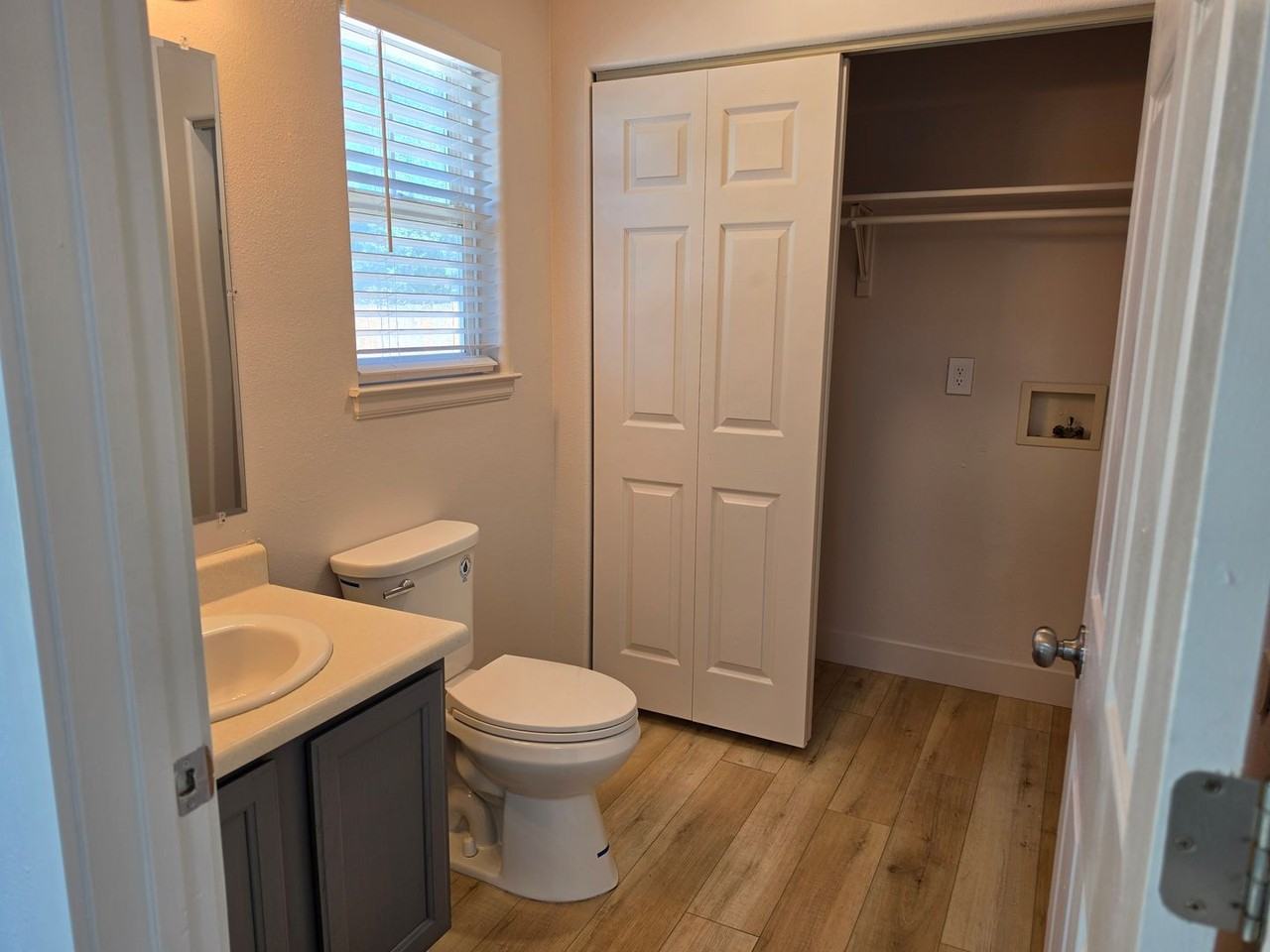 2985 Emerald Cir - Photo 4 of 11
