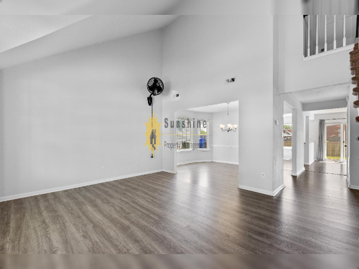 1486 Berkshire Dr - Photo 2 of 11