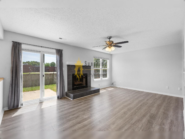 1486 Berkshire Dr - Photo 5 of 11