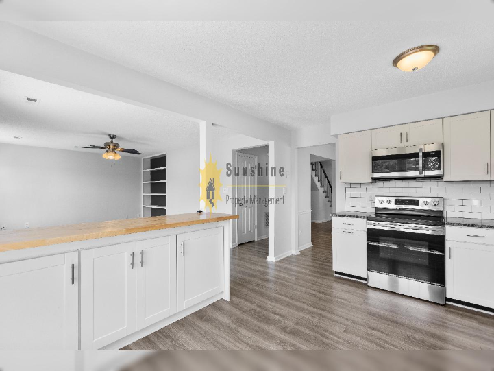 1486 Berkshire Dr - Photo 6 of 11