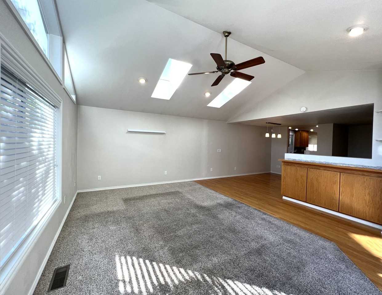 2228 137th St Se - Photo 5 of 17
