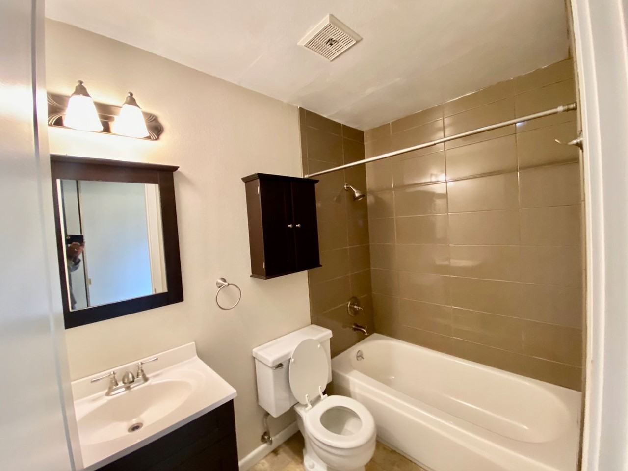 321 Bellevue Way Se #406 - Photo 7 of 11