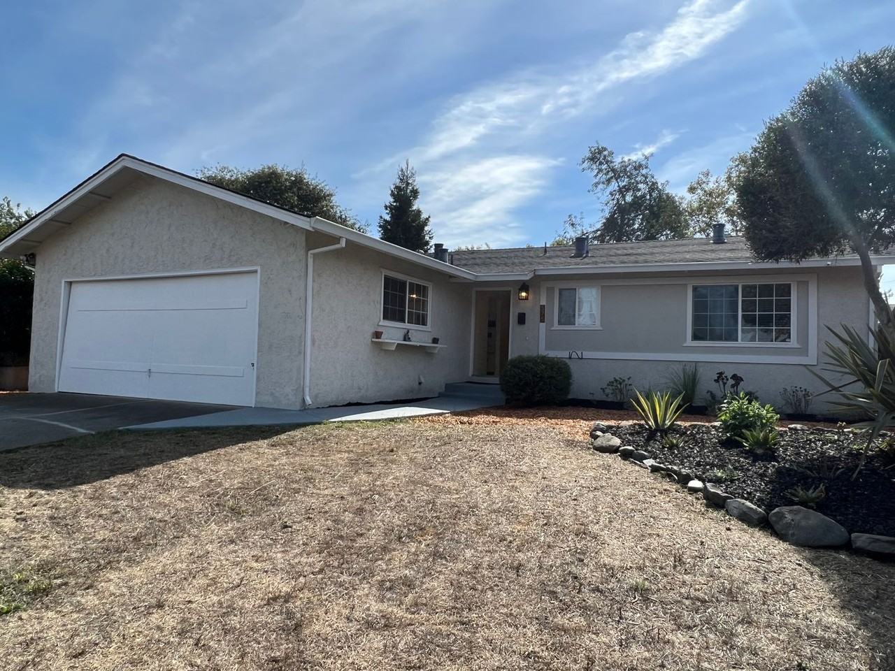 575 Bonnie Ave - Photo 2 of 27