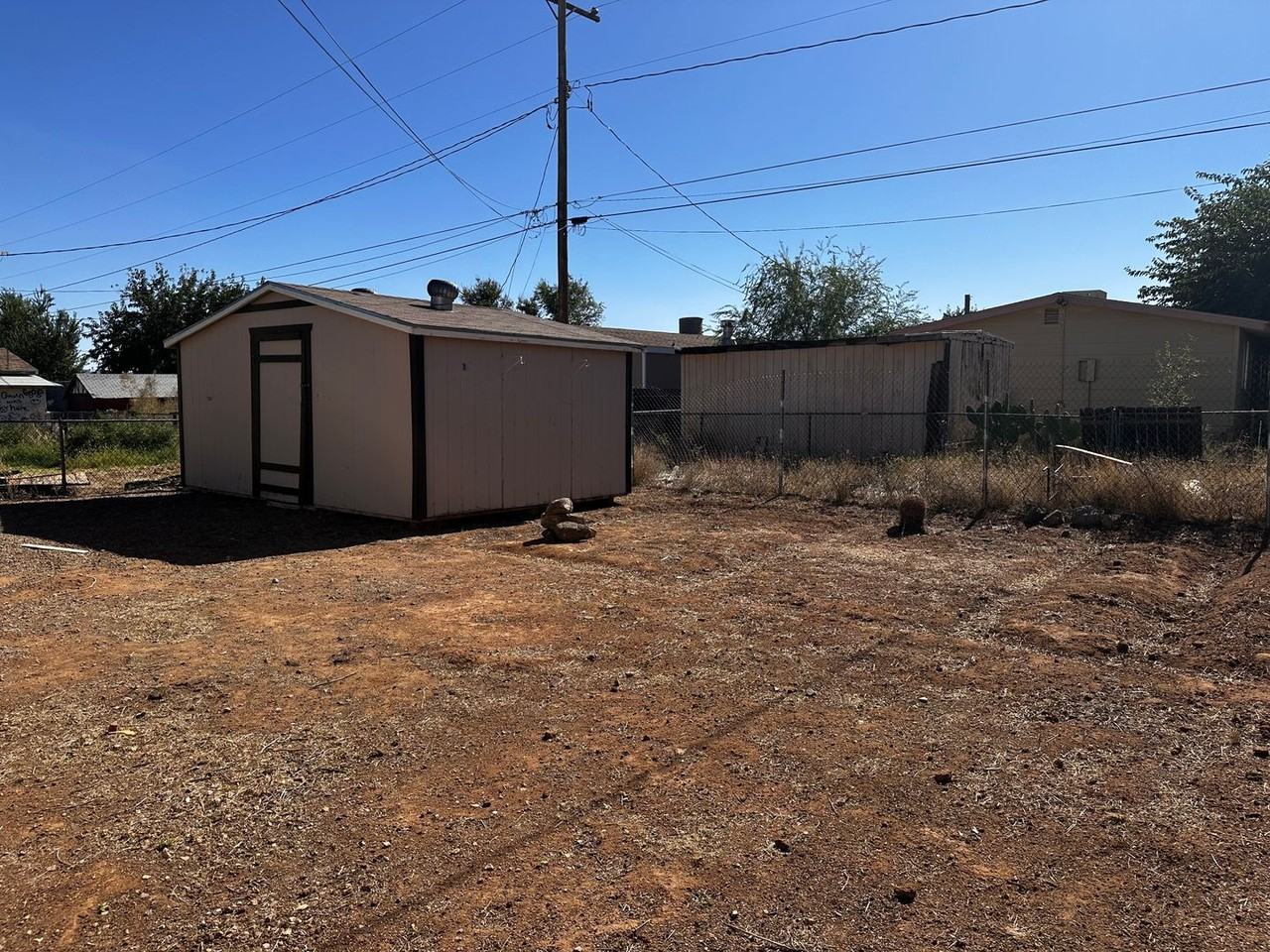 2150 E Snavely Ave - Photo 3 of 15