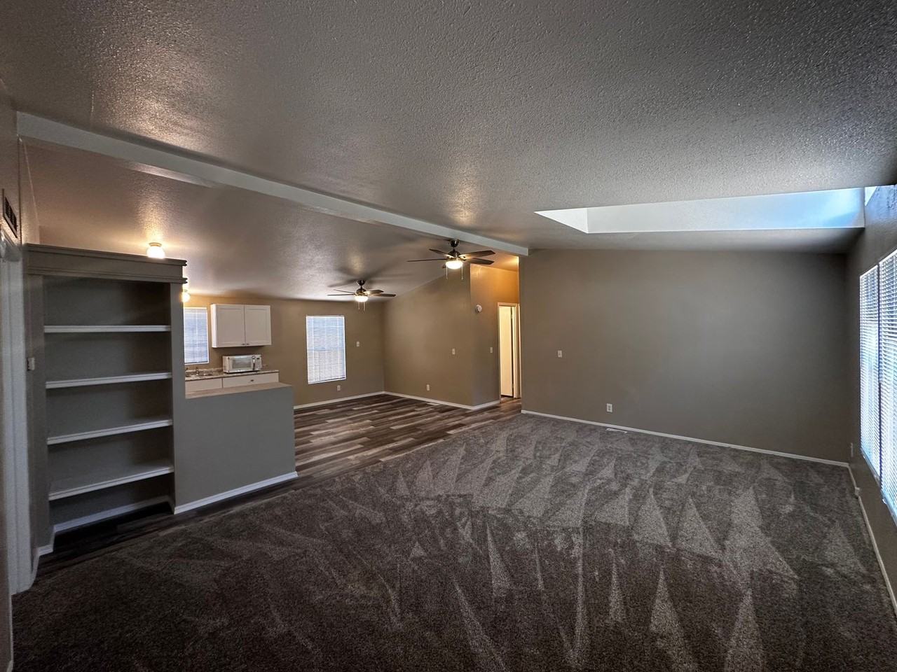 2150 E Snavely Ave - Photo 4 of 15