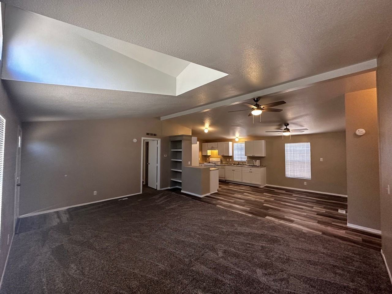 2150 E Snavely Ave - Photo 5 of 15