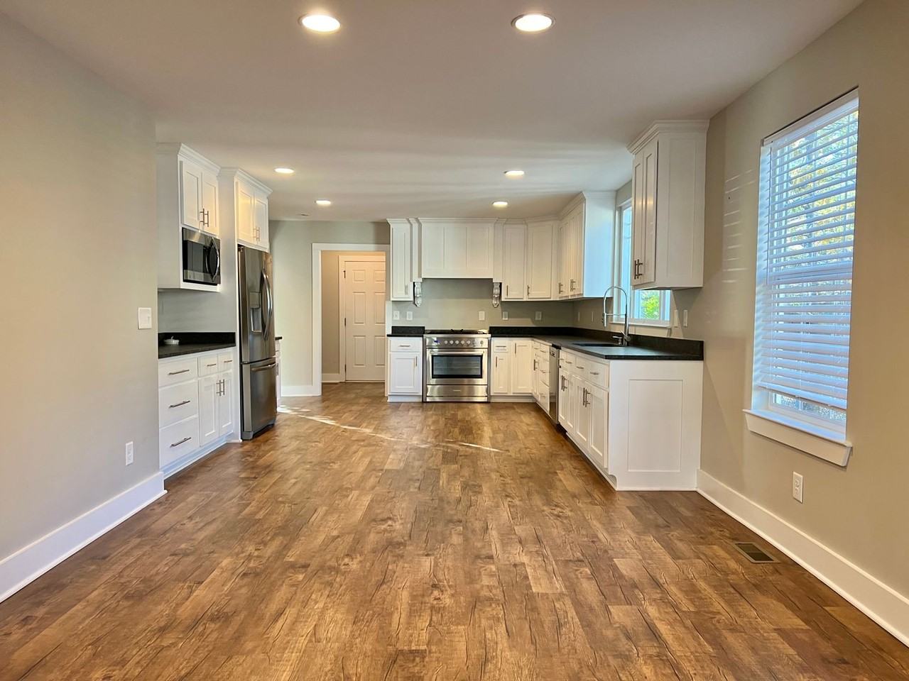 604 Rudolph Ave - Photo 4 of 20