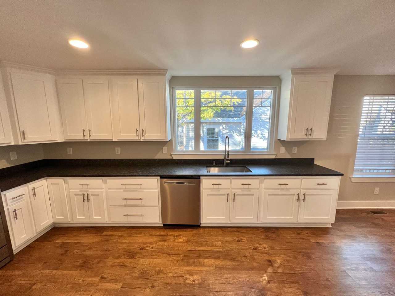 604 Rudolph Ave - Photo 6 of 20