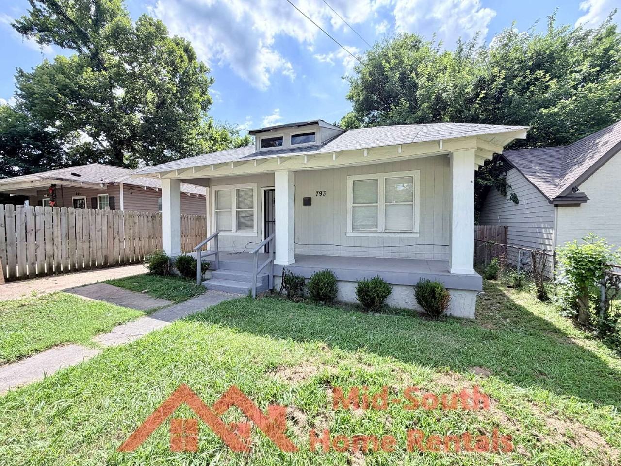 793 Inez St - Photo 2 of 17