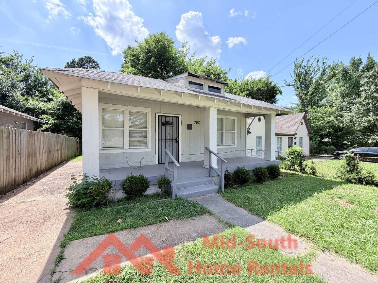 793 Inez St - Photo 3 of 17