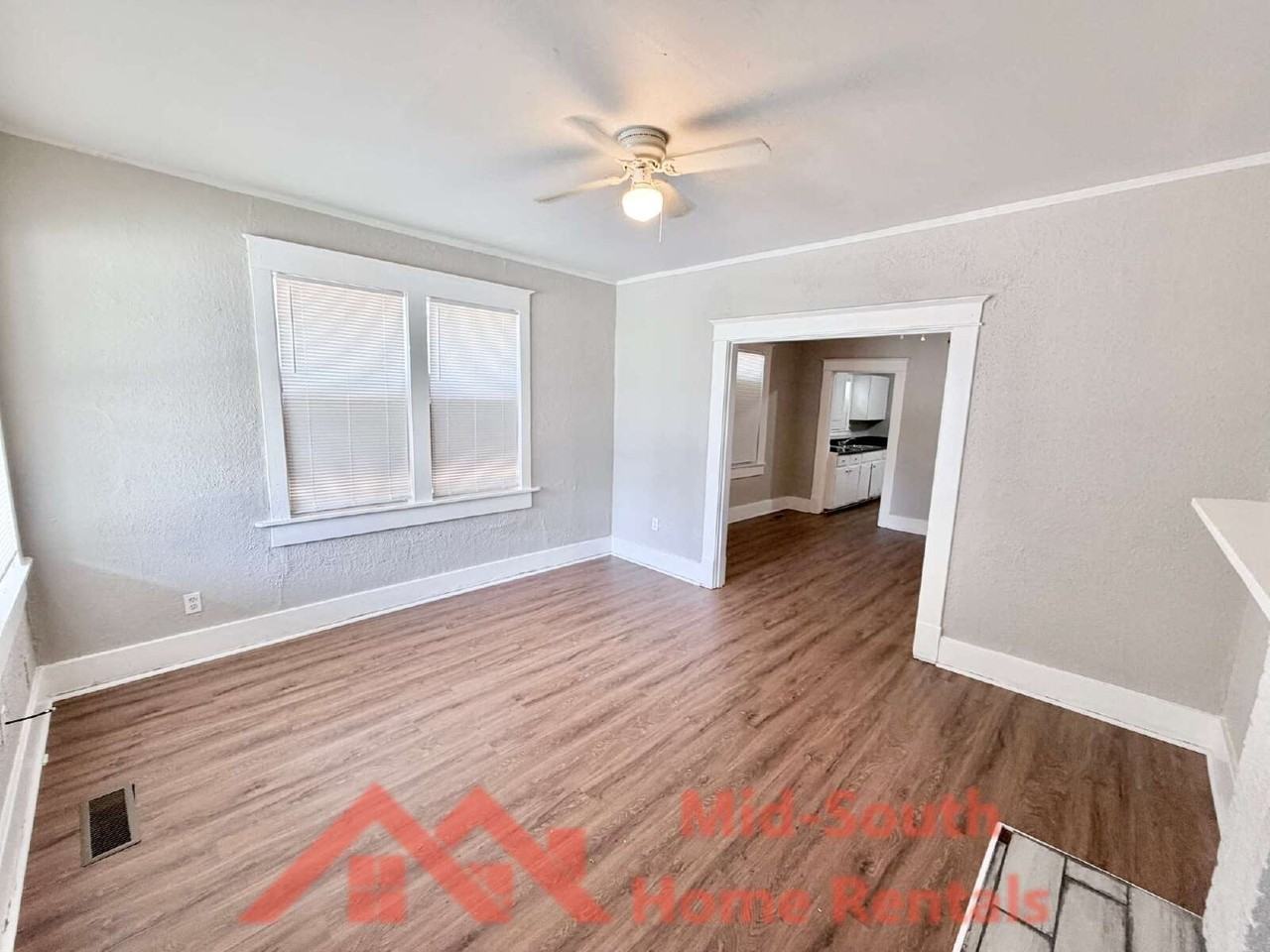 793 Inez St - Photo 5 of 17