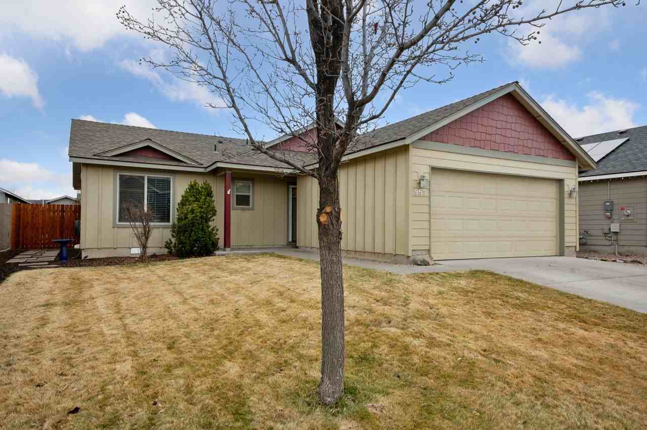 953 Sw 25th Ln - Photo 2 of 40