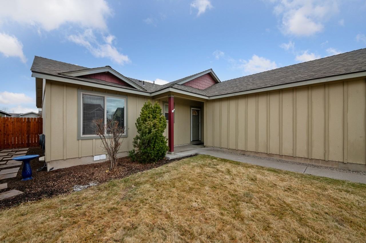 953 Sw 25th Ln - Photo 3 of 40