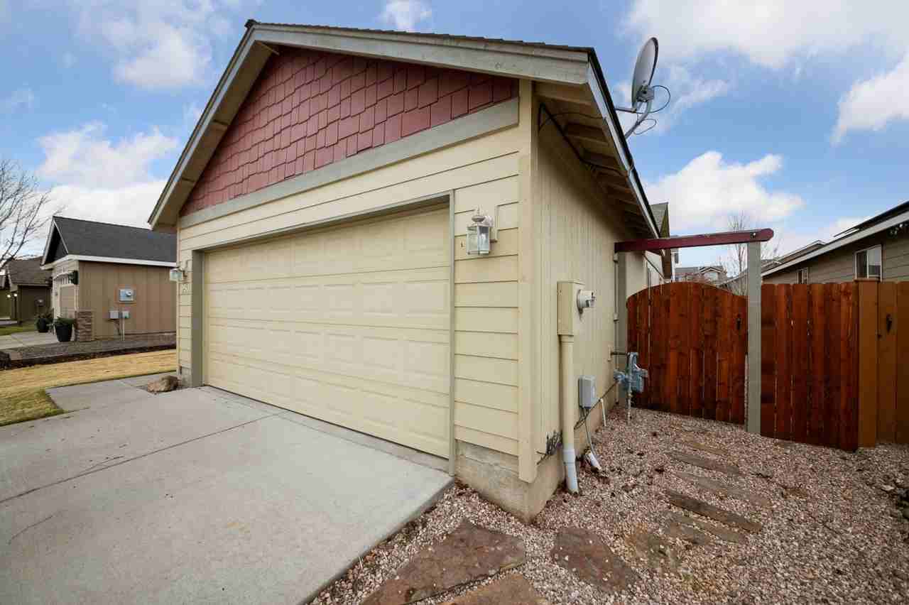 953 Sw 25th Ln - Photo 4 of 40
