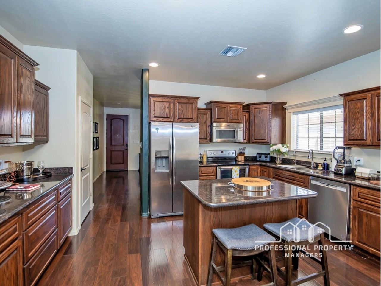 4551 S Agave Ave - Photo 5 of 20