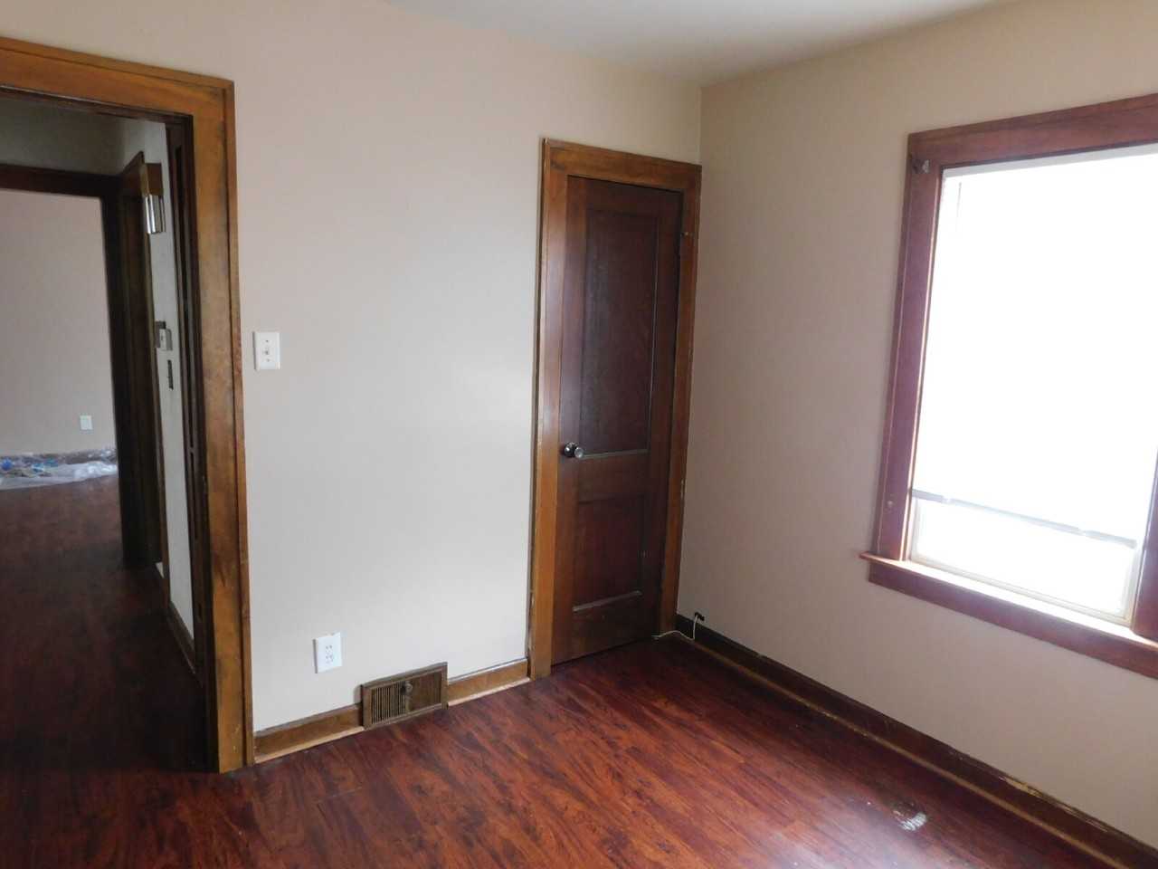 22615 Maxine St - Photo 2 of 13