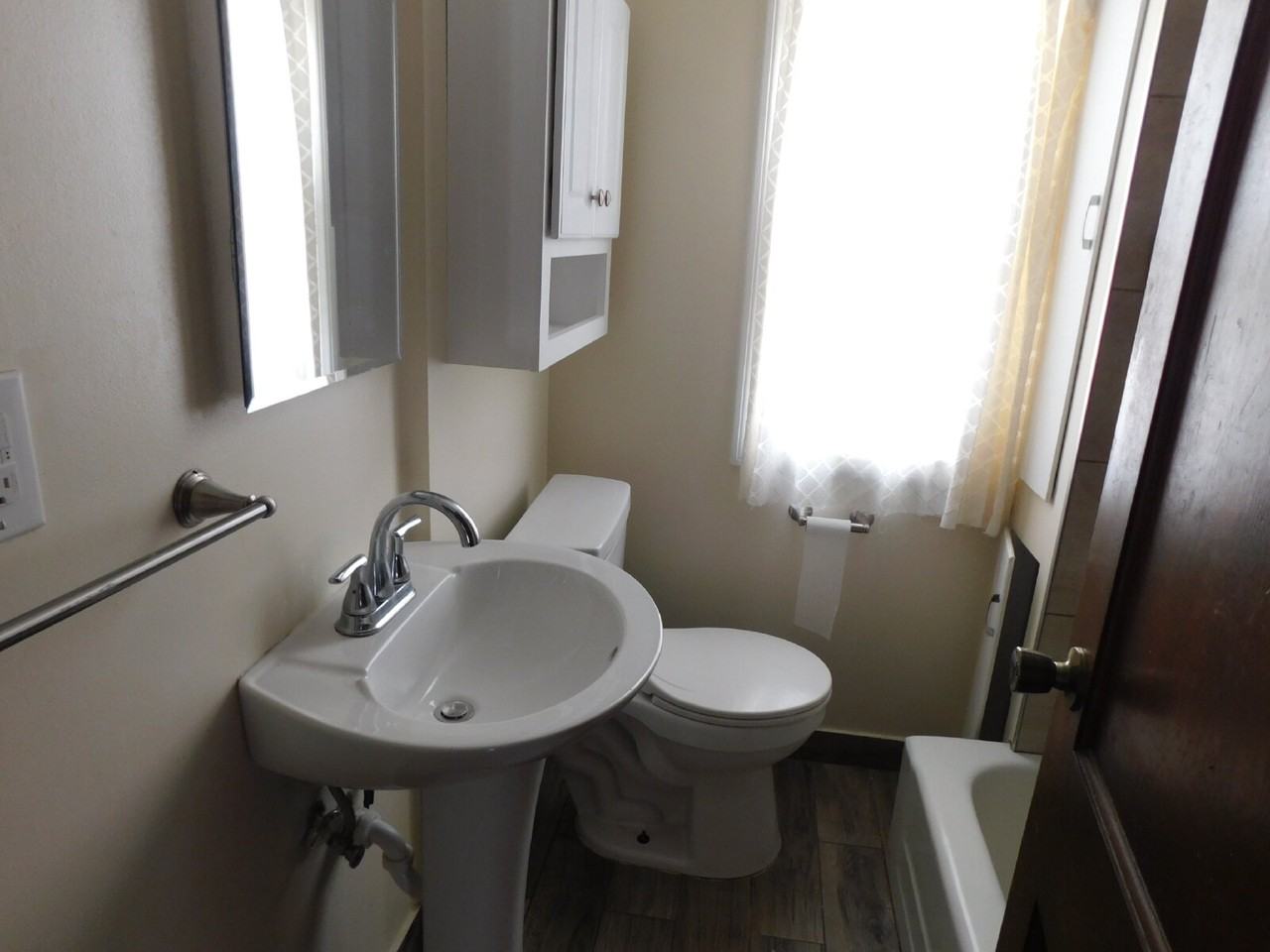 22615 Maxine St - Photo 3 of 13