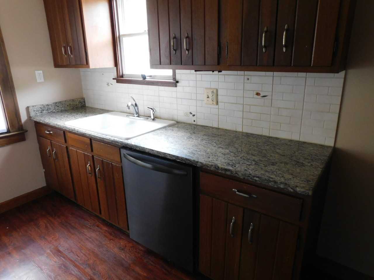 22615 Maxine St - Photo 5 of 13