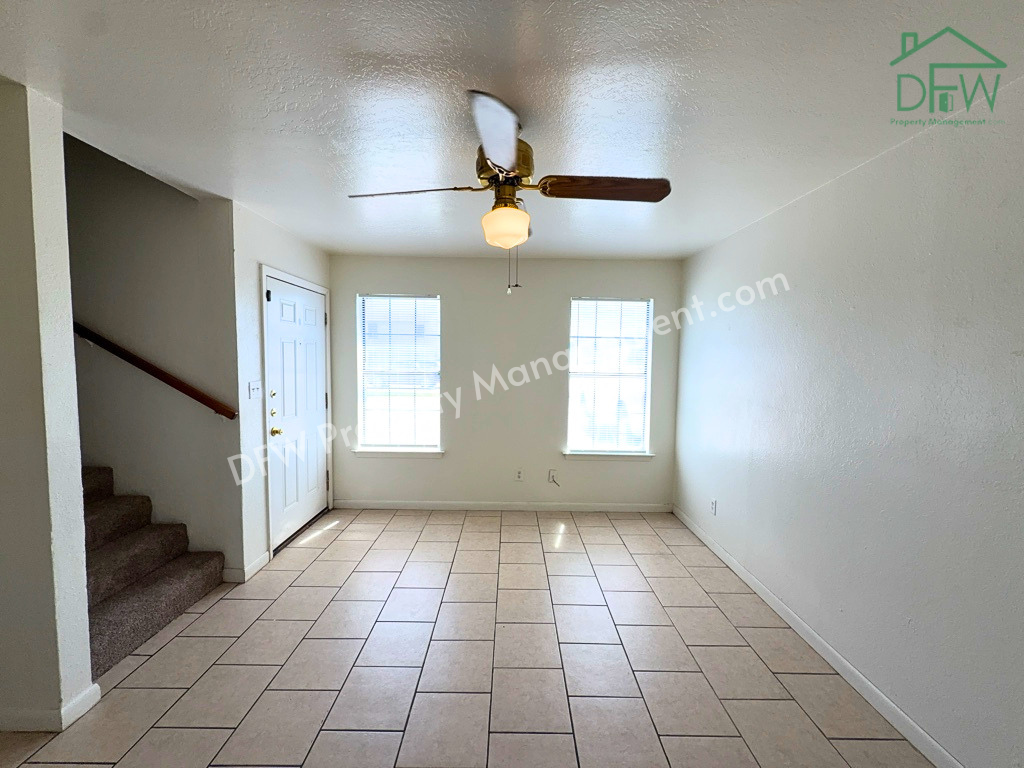 807 W Walnut St #C2 - Photo 2 of 18