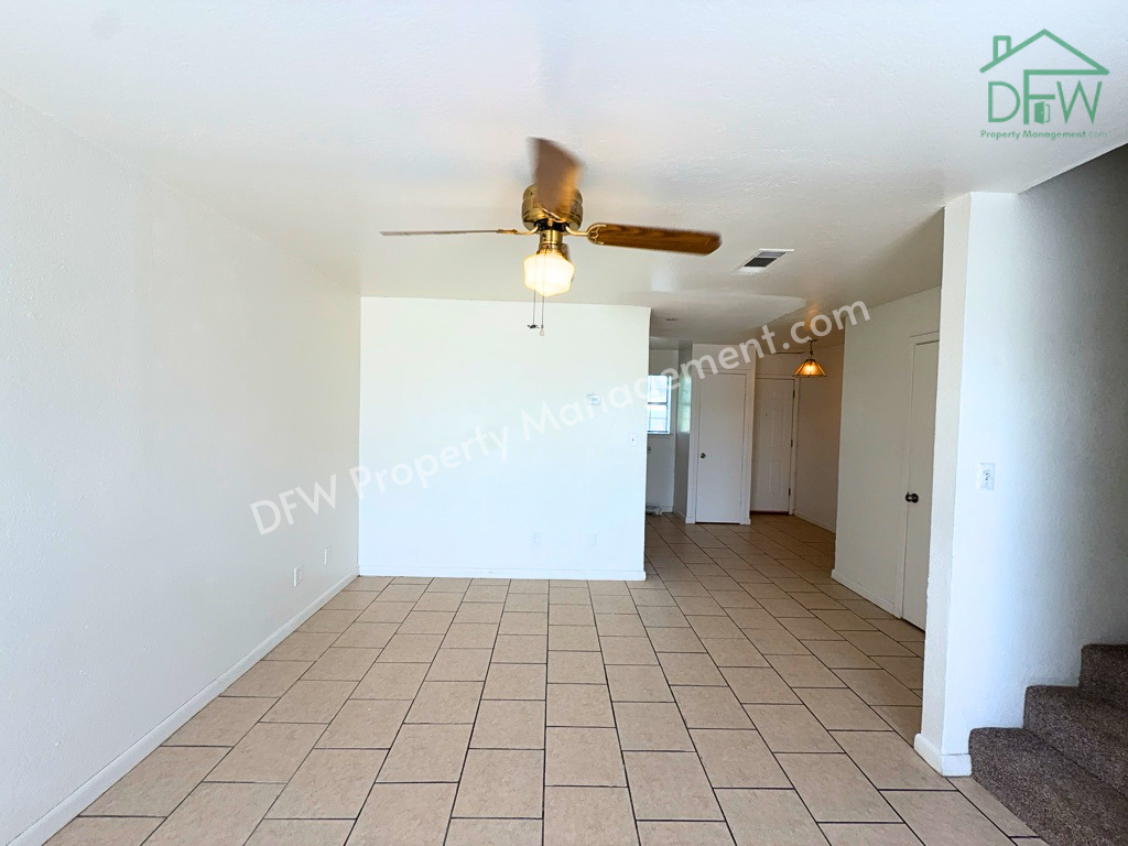 807 W Walnut St #C2 - Photo 4 of 18