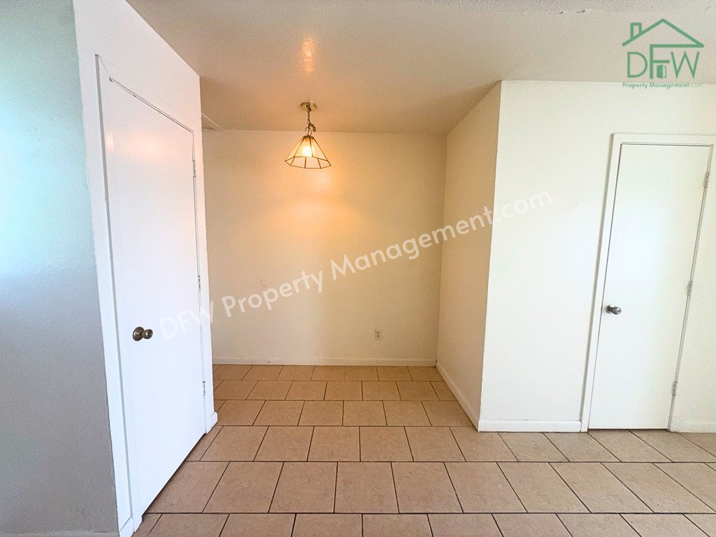 807 W Walnut St #C2 - Photo 6 of 18