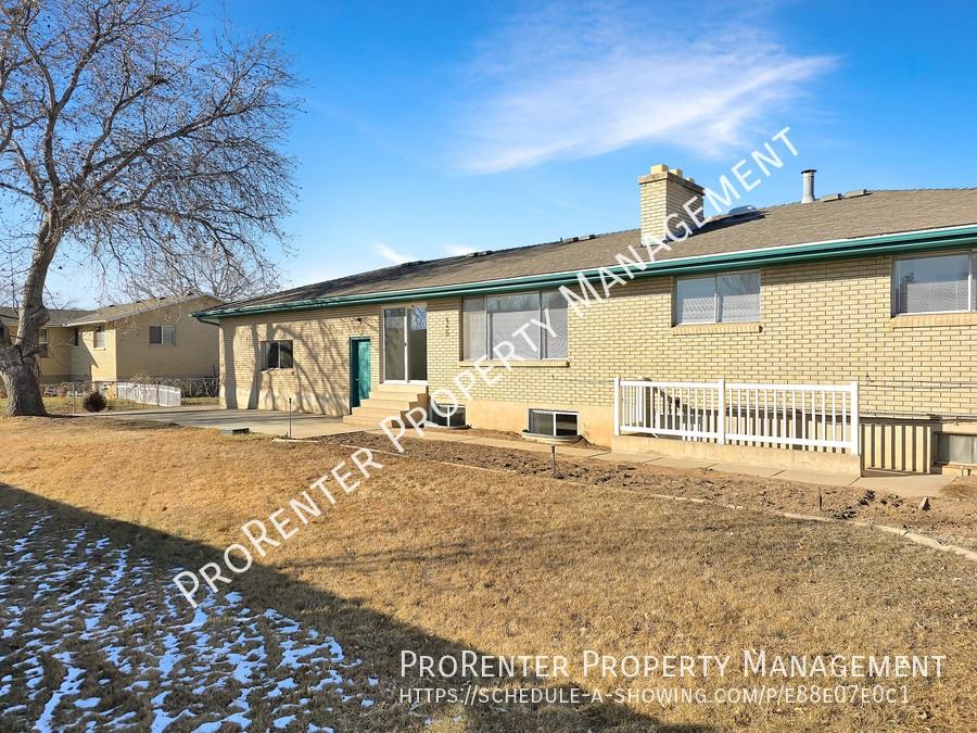 1347 W 1800 N - Photo 2 of 33