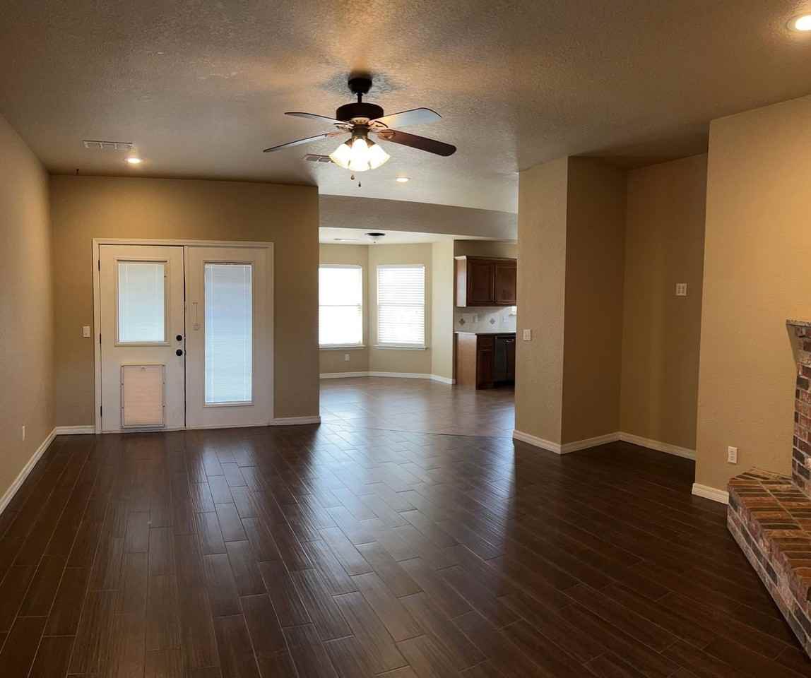 9313 Buccola Ave - Photo 4 of 17