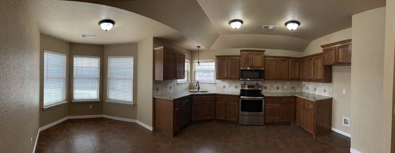 9313 Buccola Ave - Photo 5 of 17