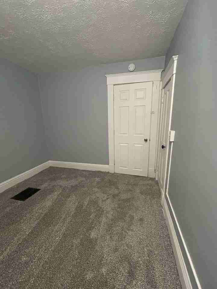 614 N Michigan St - Photo 3 of 20