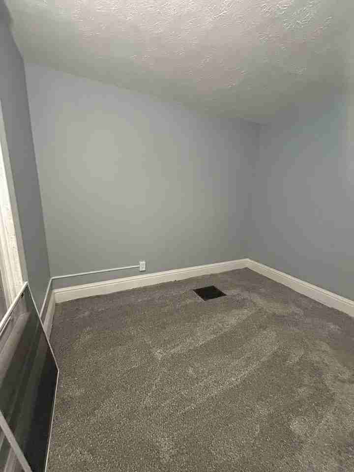 614 N Michigan St - Photo 6 of 20