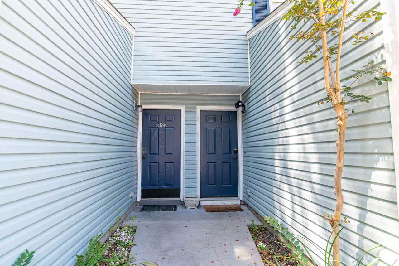 2186 Timberwood Cir N - Photo 2 of 32