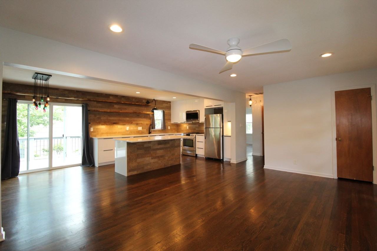 5739 Beverly Ln - Photo 5 of 15