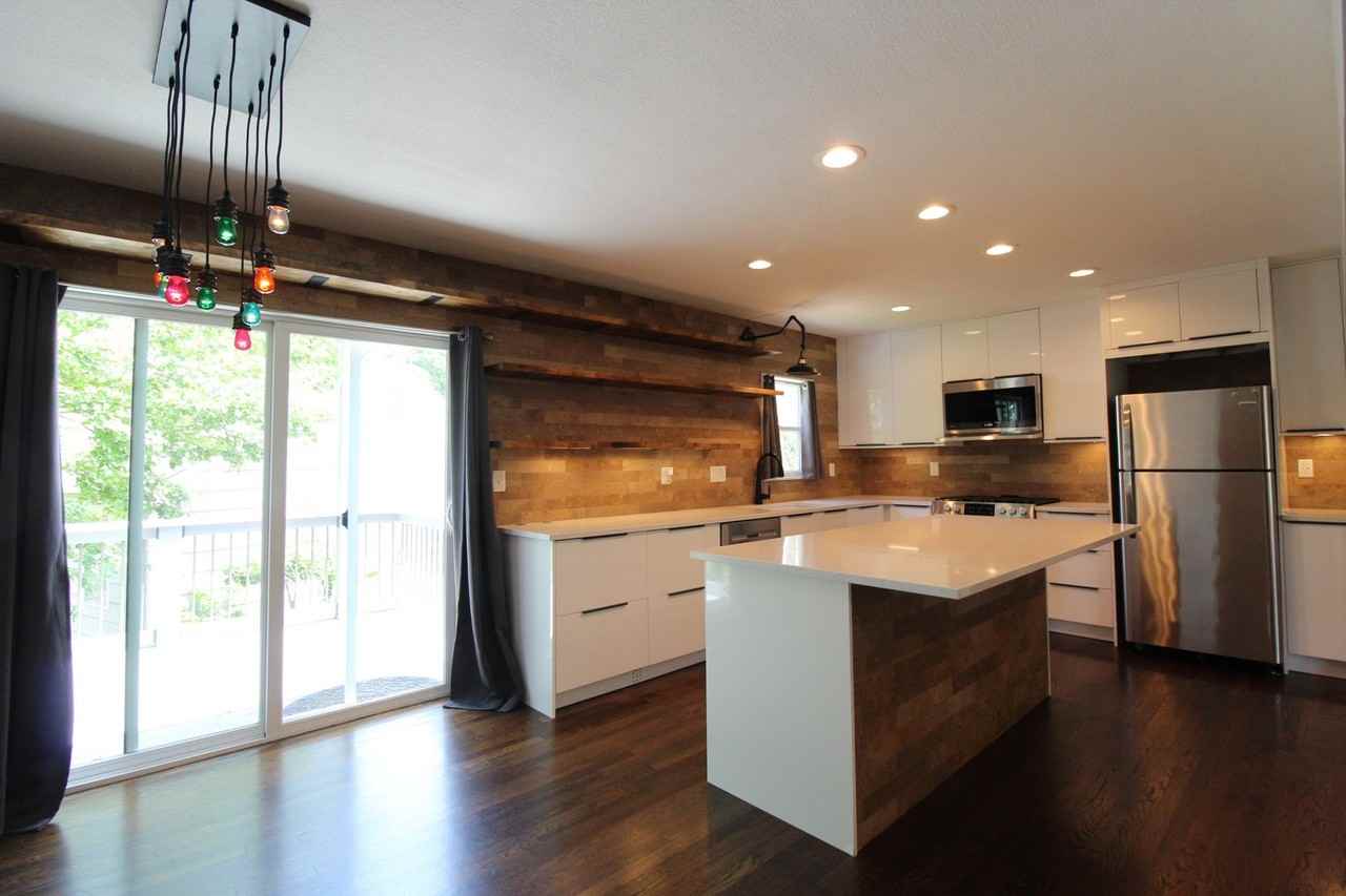 5739 Beverly Ln - Photo 6 of 15